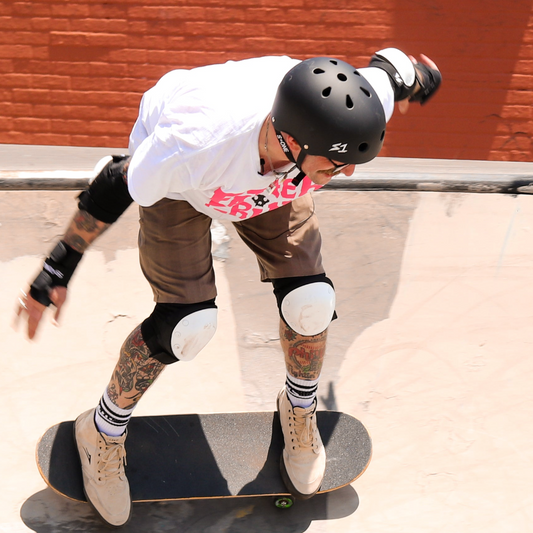 Father Grind Skate Bundle (Course, Complete Skateboard, Pads Set and Helmet)
