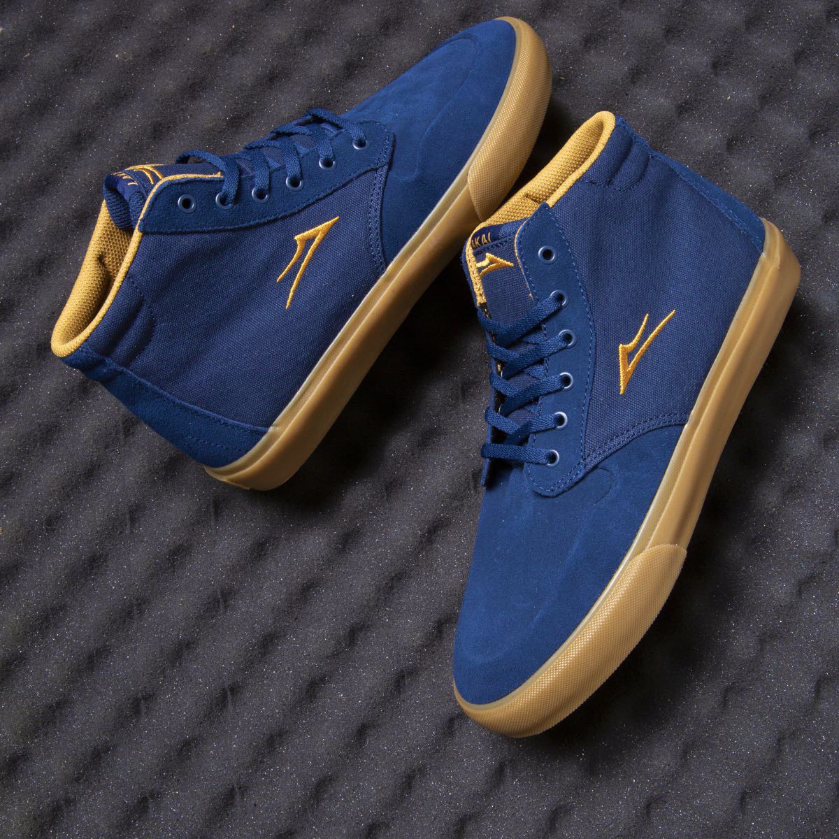 Riley 3 High - Navy/Gum Suede